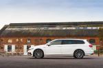 Volkswagen Passat GTE Estate 2019 года (UK)